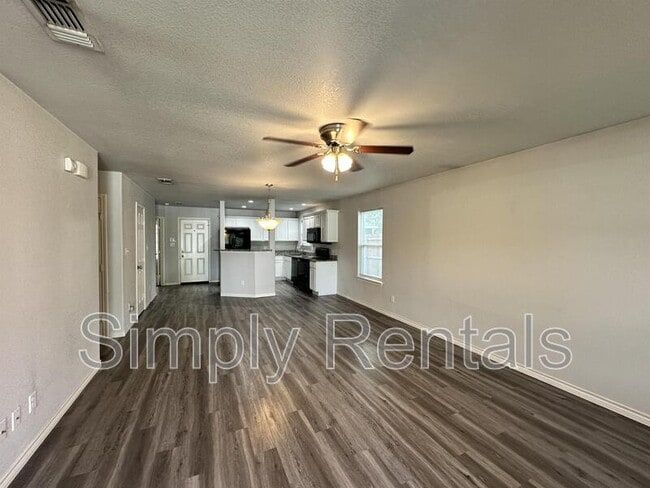 Building Photo - 1310 Sabine St