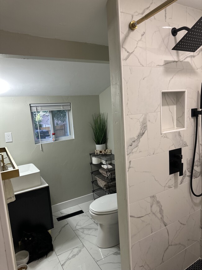 Building Photo - 3601 W Pikes Peak Ave