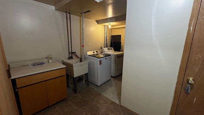 Building Photo - 8700 Loch Lomond Blvd