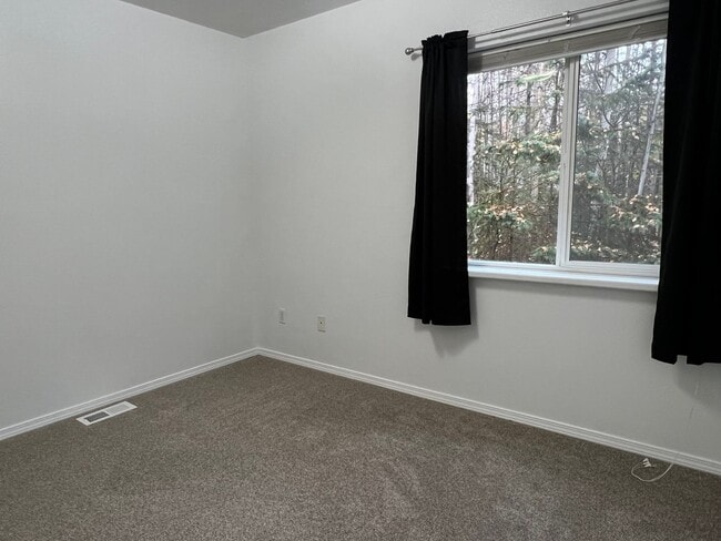 Building Photo - Prime Location in Wasilla