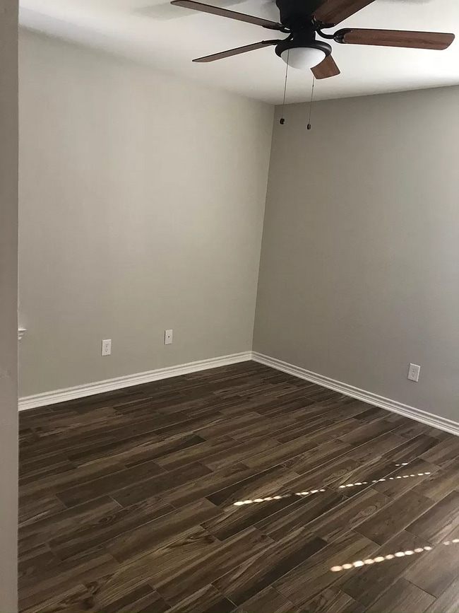 Building Photo - 4620 Booth Dr