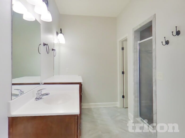 Building Photo - 18404 Rock Ridge N