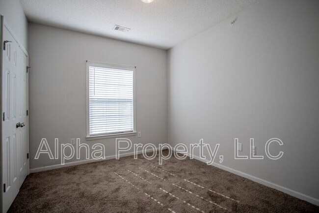 Building Photo - 531 McKenna Cir