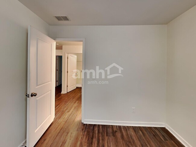 Building Photo - 138 Ellen Glen Way