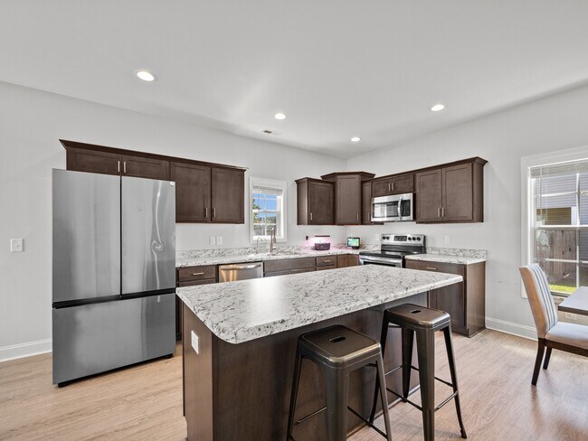 Building Photo - 516 Poults Dr