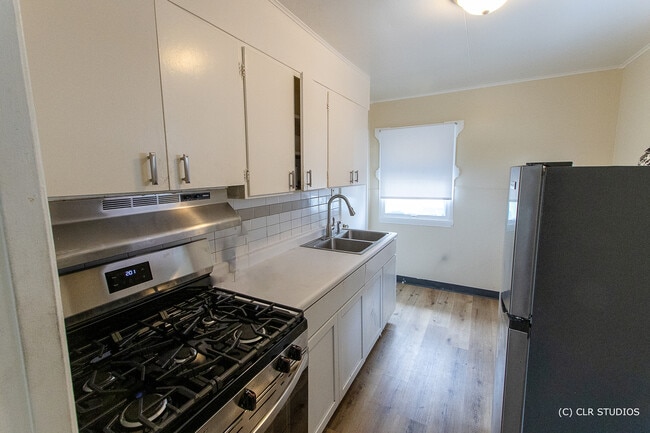 Building Photo - 394 W 15th St