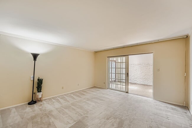 Building Photo - Spacious 3-Bed Townhome in Northwest Hills – Over 3,200 Sq Ft with Courtyard & 2-Car Garage