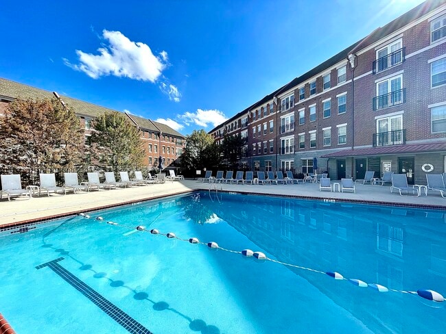 Building Photo - 500 Admirals Way