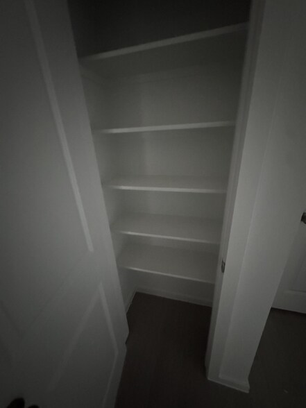 Building Photo - 7116 Waterford Crk Ct