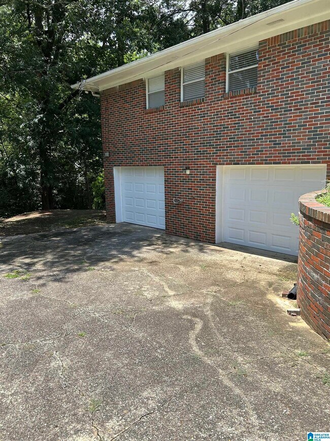 Building Photo - 531 Tinker St