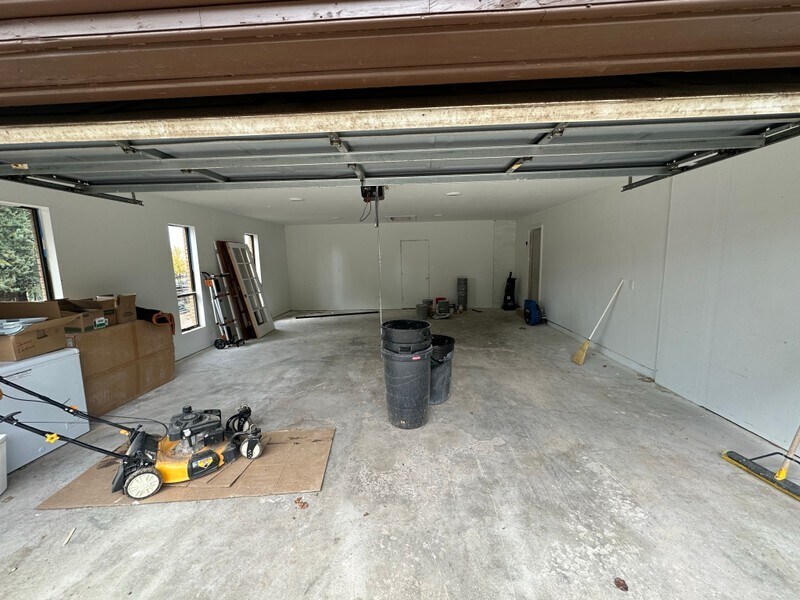 Building Photo - 1380 W 2600 S St