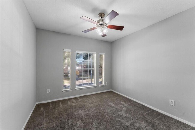 Building Photo - 11910 McKinney Falls Ln