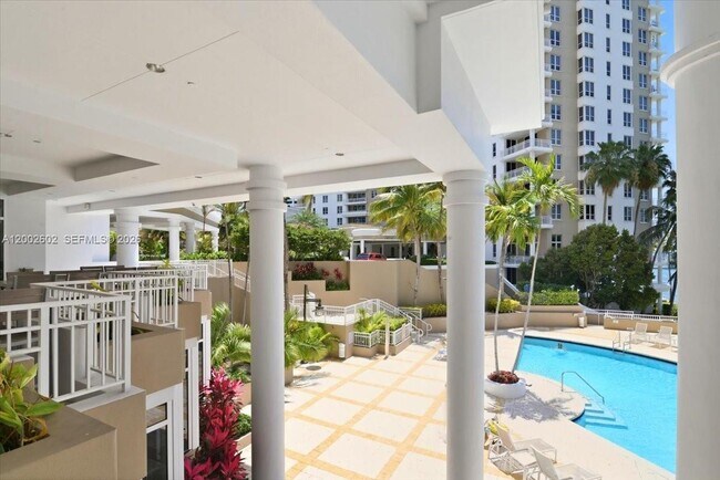 Building Photo - 801 Brickell Key Blvd
