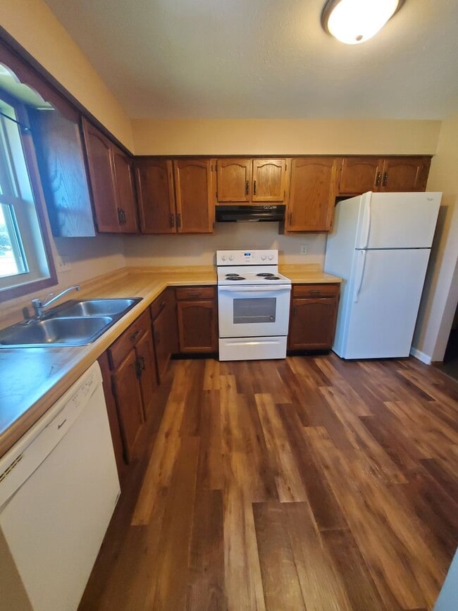 Primary Photo - 6012 Boxwood Dr