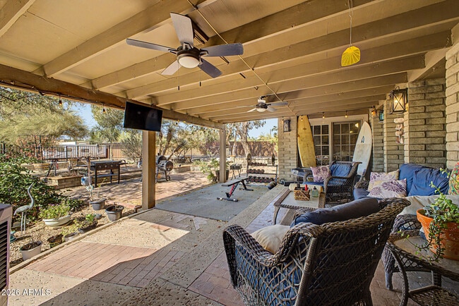 Building Photo - 6510 E Dixileta Dr