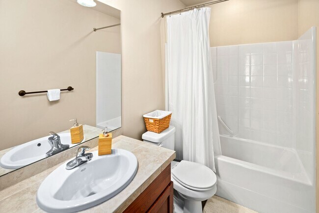 Building Photo - Gorgeous Big Ravenna Home in Seattle