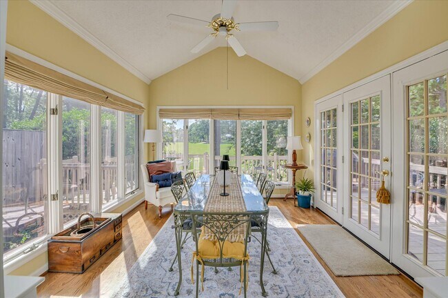 Building Photo - 108 White Willow Pl