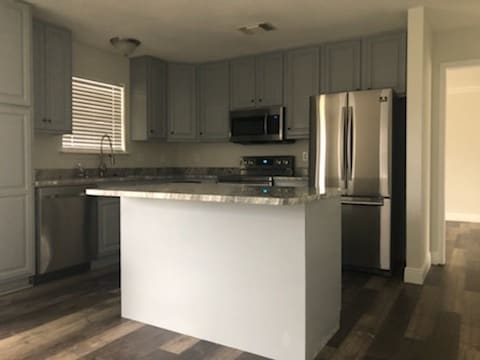 Building Photo - 11025 Pin Oak Dr