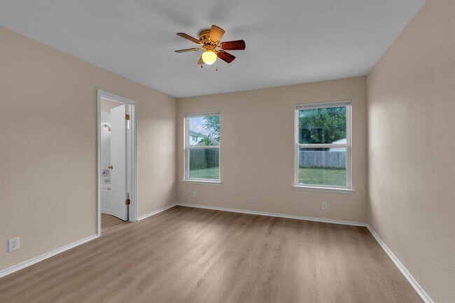 Building Photo - 111 David Dr