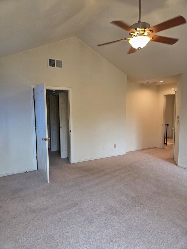 Building Photo - Discover Your Dream Home