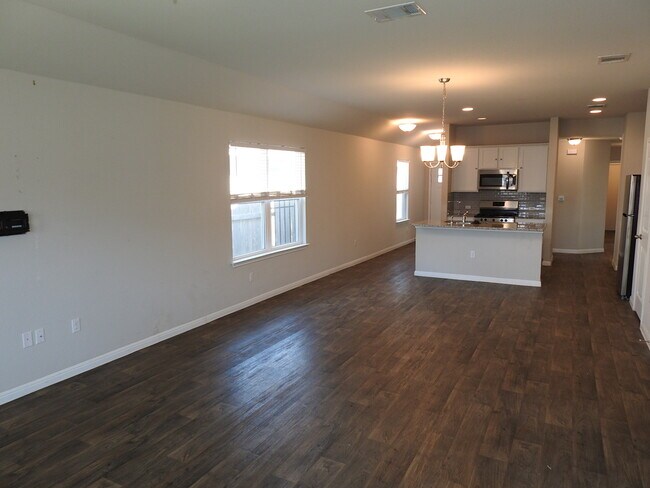 Building Photo - 621 Callahan Ln