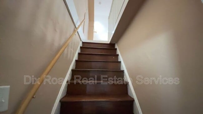 Building Photo - 2107 Queen Ave