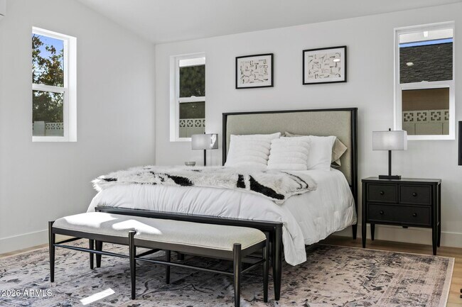 Building Photo - 8513 E Indianola Ave