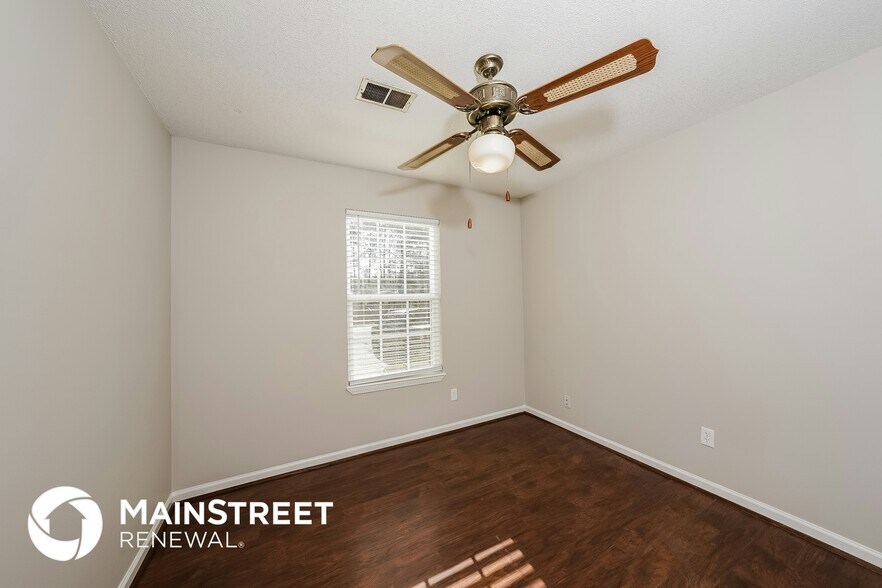 Building Photo - 1310 25th Ave