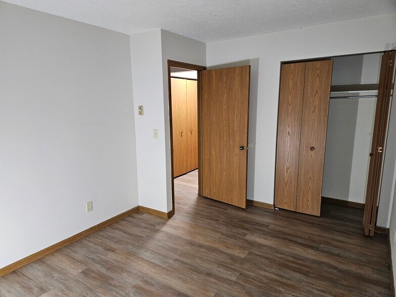 Building Photo - 610 N Wagner Ave