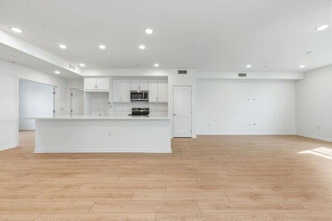 Building Photo - BRAND NEW 3 BEDROOM 2 BATH CONDO IN COVINA!