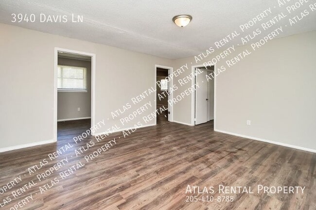 Building Photo - 3940 Davis Ln