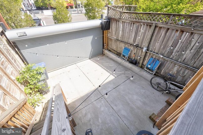 Building Photo - 1214 Linden Pl NE