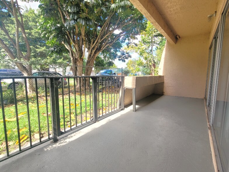 Building Photo - 400 NE 18th Ave