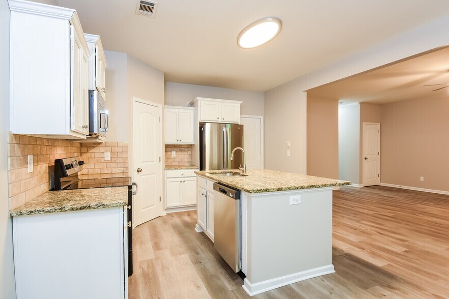 Building Photo - 131 Bethany Manor Dr