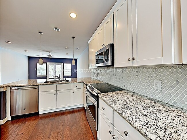 Building Photo - 5903 Lindell Ave