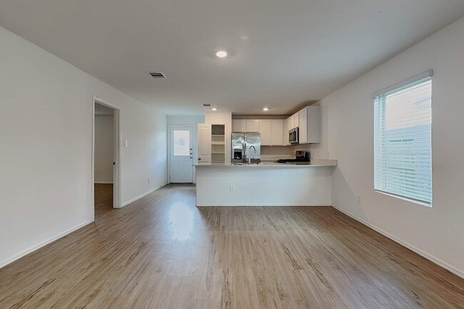Building Photo - 18811 Charter Elm Dr