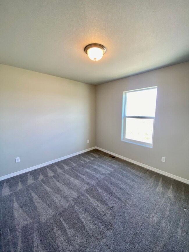 Building Photo - 3 Bedroom SFR in 80938 Near Peterson SFB
