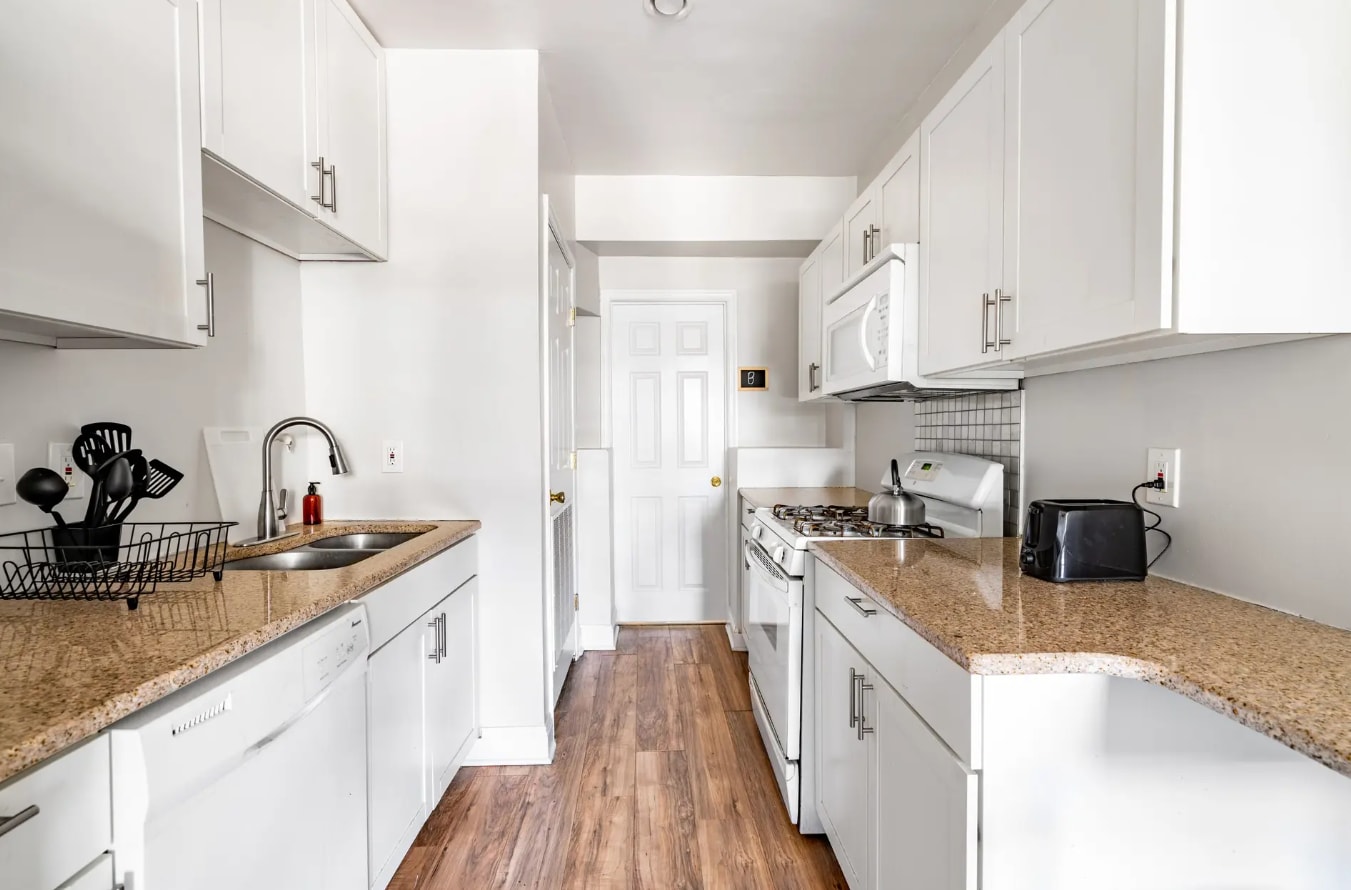 Unit 2 Kitchen - 1613 F St NE
