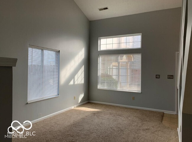 Building Photo - 684 Mountain Pine Dr