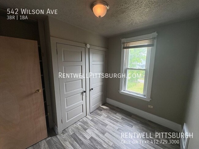 Building Photo - 542 Wilson Ave