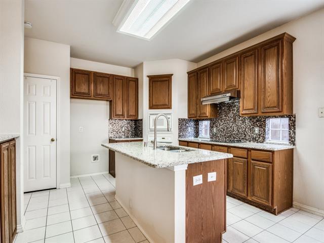 Building Photo - 2337 Ravenhurst Dr