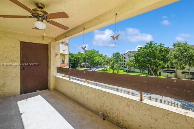 Building Photo - 8860 SW 123rd Ct