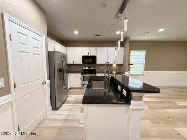 Building Photo - 7028 Beauhaven Ct