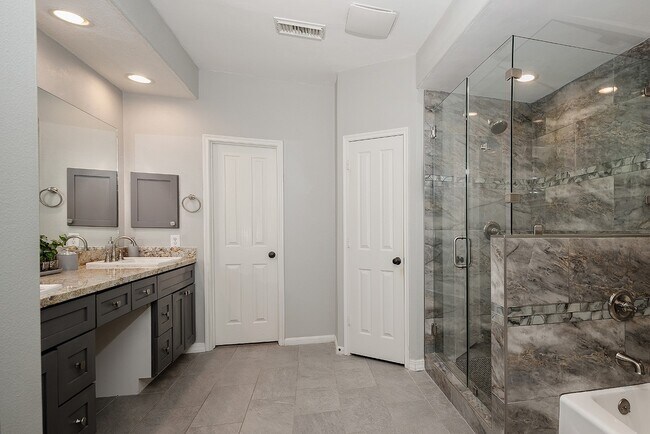 Building Photo - 54 S Longsford Cir