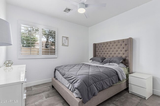 Building Photo - 3777 E Vallejo Dr