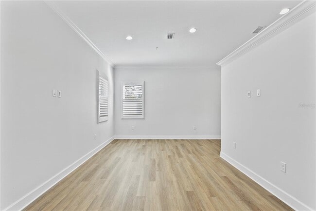 Building Photo - 1903 W Bristol Ave