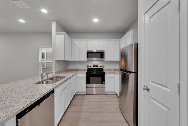 Building Photo - Modern 3-Bed, 2.5-Bath Duplex with Private Backyard