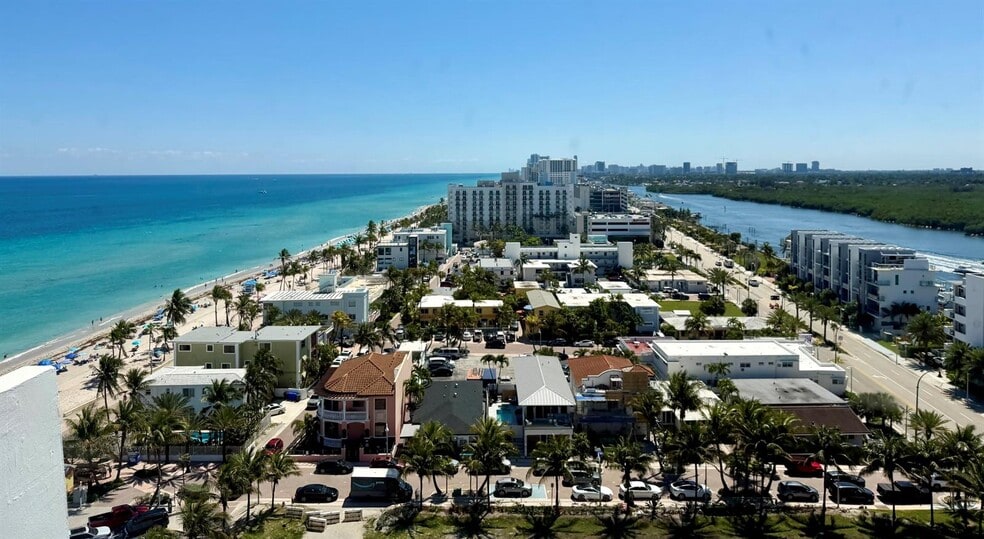 Building Photo - 3111 N Ocean Dr