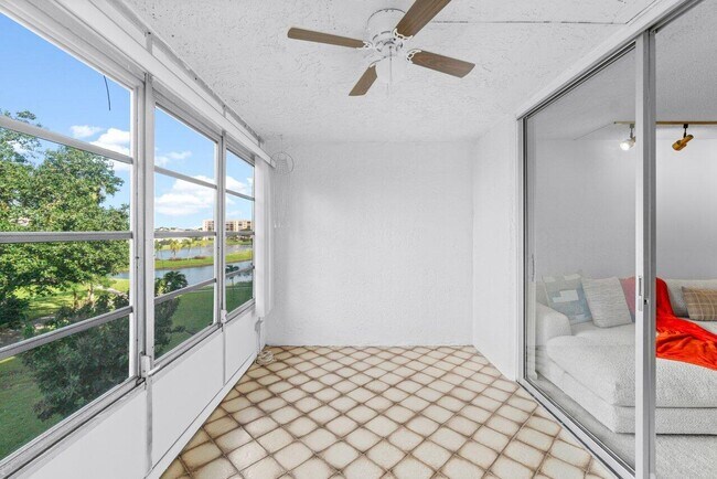 Building Photo - 14623 Bonaire Blvd
