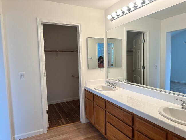 Building Photo - 1708 Spur Ridge Ln